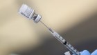 Pfizer dice que su vacuna es eficaz en niños