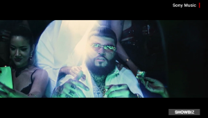 Farruko presenta su tema "Nazareno"