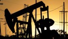 5 cosas: caen los precios del petróleo