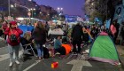 Manifestantes acampan en el centro de Buenos Aires por la crisis económica