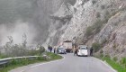 Impactante deslizamiento de tierra golpea una carretera en Perú