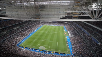 Así es el césped retráctil del estadio del Real Madrid