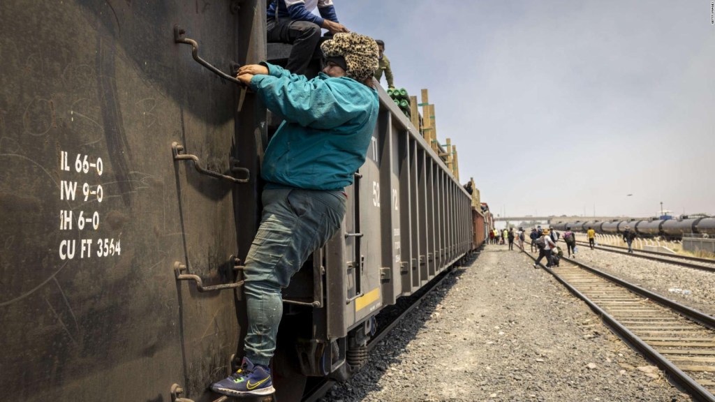Tensión por la llegada de migrantes a EE.UU. a bordo de "La Bestia"