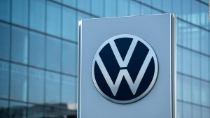 Volkswagen planea remodelación para recuperar competitividad