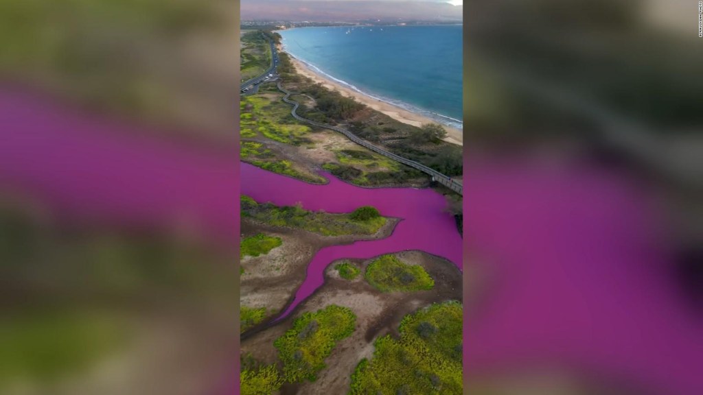 Esta es la razón por la que un río se tornó color rosa en Hawai