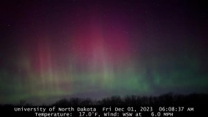 Observa las auroras boreales formadas por una tormenta geomagnética