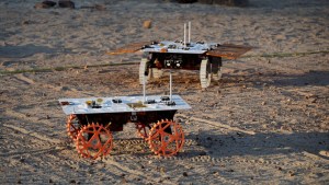 Dos vehículos lunares son la imagen del día de la NASA