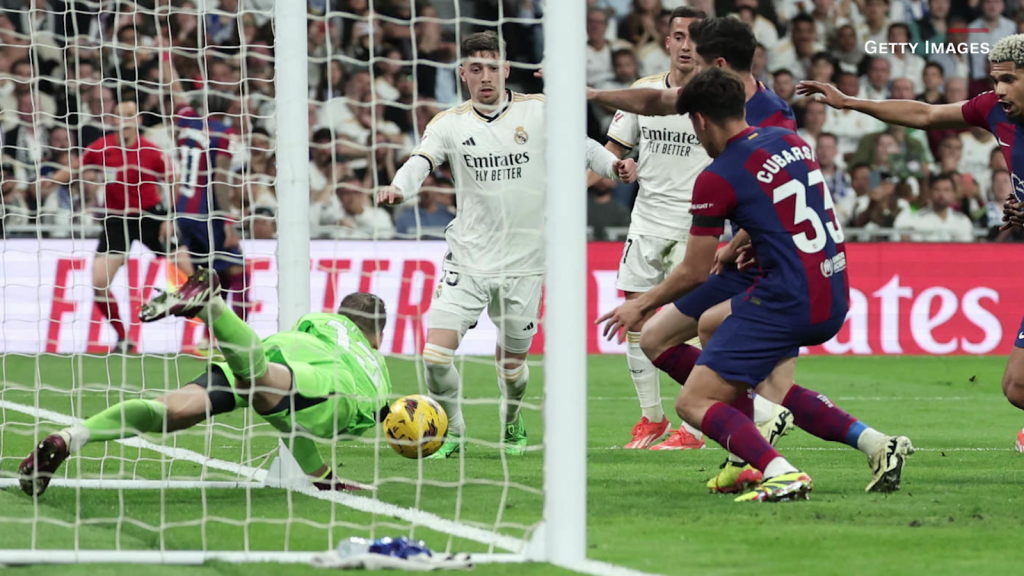 ¿"Gol fantasma"? Revelan los audios del VAR tras el Real Madrid-Barcelona