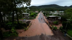Comunidades enteras en emergencia por las inundaciones en Brasil