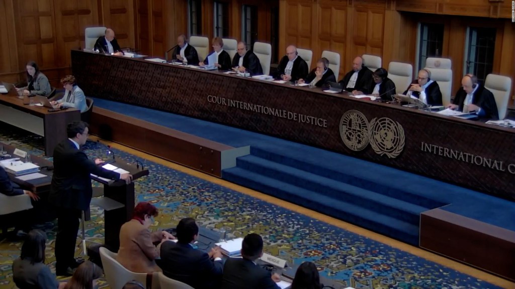México cometió una "flagrante intromisión" en asuntos internos, dice Ecuador ante la Corte Internacional de Justicia