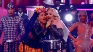 Salma Hayek revela miedo escénico ante aparición en concierto de Madonna