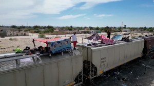 El calvario de migrantes abandonados en el tren "La Bestia"