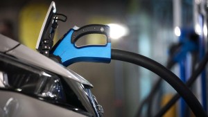EE.UU. quiere liderar la fabricación mundial de vehículos eléctricos