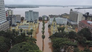 Imágenes aéreas captan a la ciudad brasileña de Porto Alegre bajo el agua