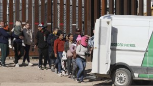 La Casa Blanca propone nueva norma de asilo a migrantes