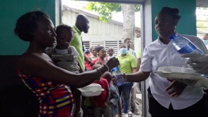 Entre armas y drogas, Haití intenta sobrevivir a una crisis humanitaria