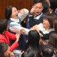 Así fue la pelea en el Parlamento de Taiwán