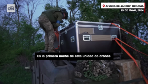 Soldados ucranianos usan dron para lanzar explosivo a Rusia