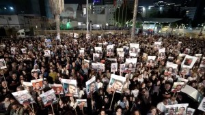Manifestantes exigen a Israel la vuelta de los rehenes