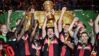 Bayer Leverkusen festejó su doblete de liga y copa con su afición