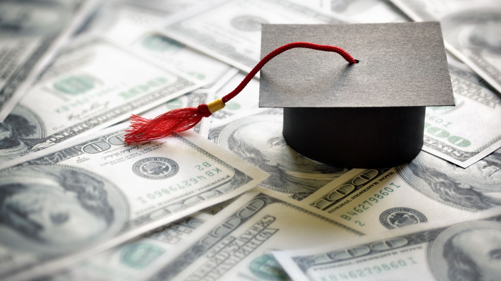 Biden cancela US$ 7.700 millones adicionales de préstamos estudiantiles