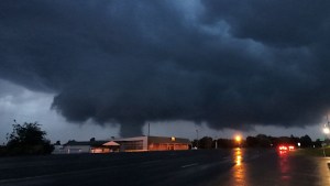 Video muestra cómo fue el devastador tornado que azotó Kentucky