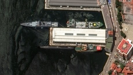 Imágenes satelitales muestran una fragata y un submarino ruso en el puerto de La Habana
