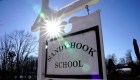 Los sobrevivientes del tiroteo en Sandy Hook se gradúan de secundaria