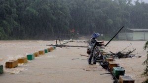Lluvias torrenciales en China causan inundaciones y derrumbes