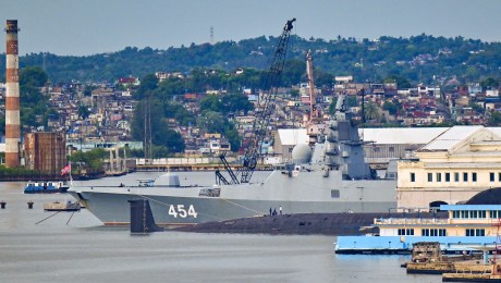 El buque de guerra Almirante Gorshkov se encuentra de visita en Cuba