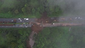 Fuertes lluvias en Centroamérica dejan inundaciones y derrumbes