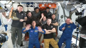 Astronautas de la NASA realizan tour en la nave espacial Starliner de Boeing