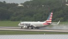 Avión de Boeing aborta despegue tras reventarse varios neumáticos