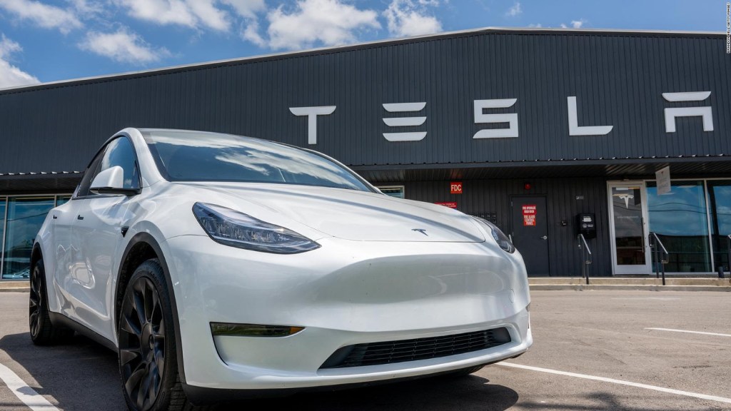 ¿Por qué caen las ventas de autos Tesla?