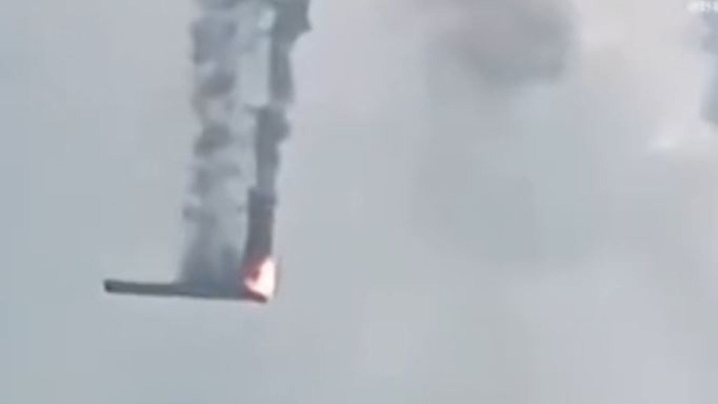 Mira cómo un cohete espacial chino cayó y explotó durante una prueba