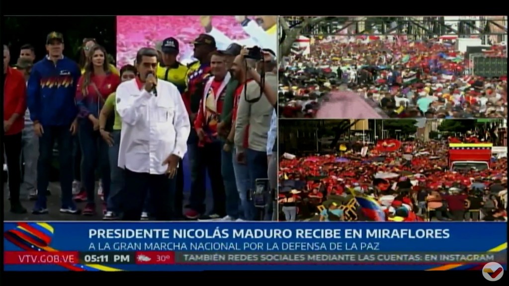 Maduro dice que Venezuela está en paz durante la marcha del oficialismo
