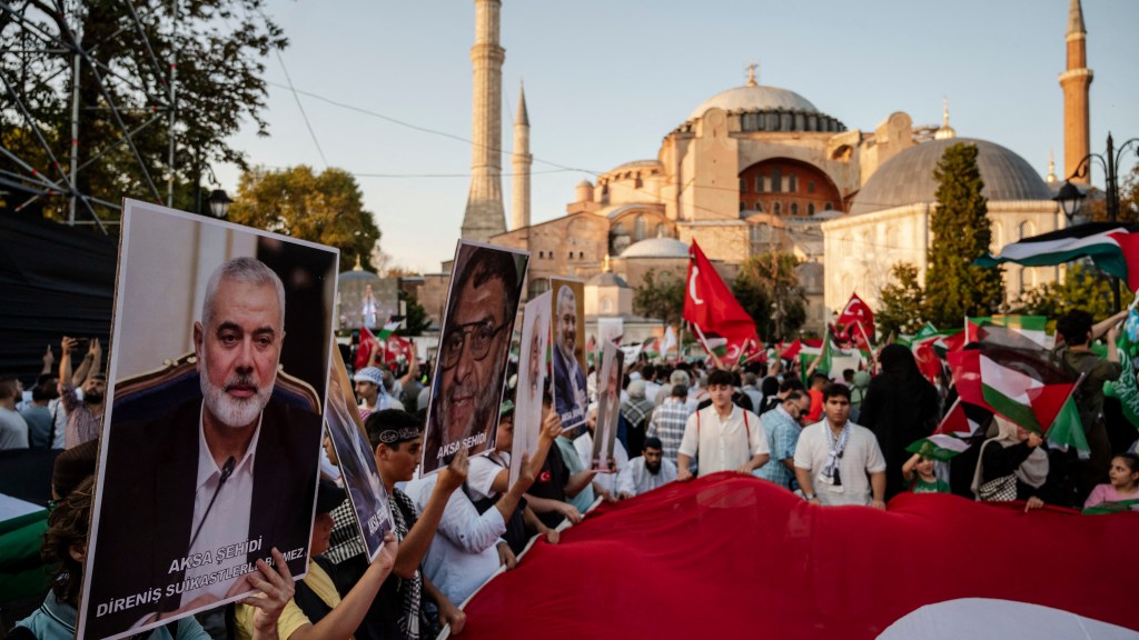 Tensión en Medio Oriente por posible respuesta de Irán a muerte de líder