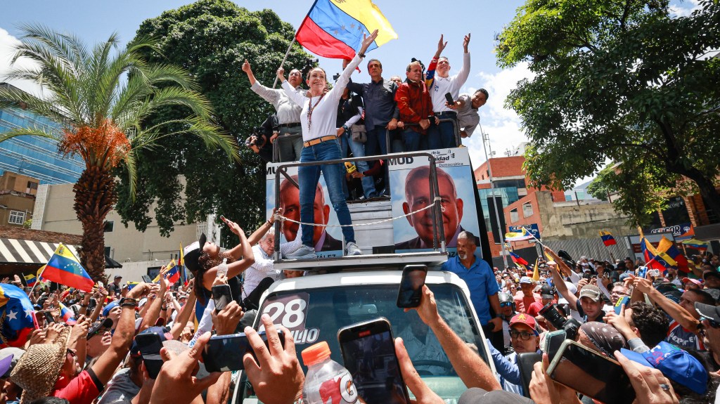 Pese al miedo, la oposición venezolana logró llevar con calma su marcha