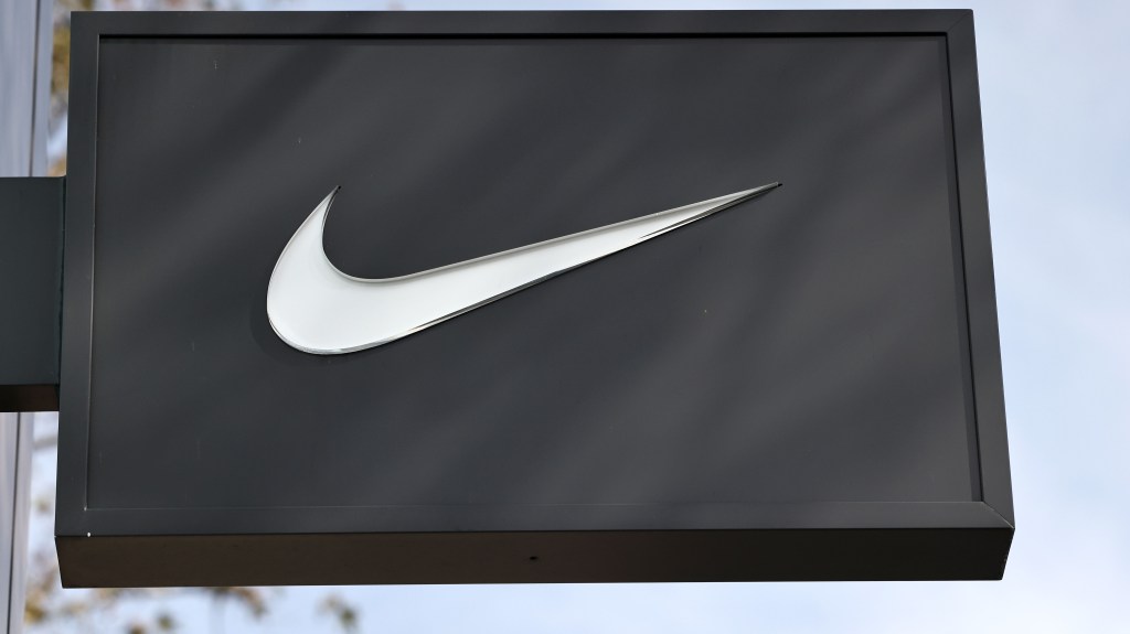 Nike anuncia cambio de CEO y sus acciones suben