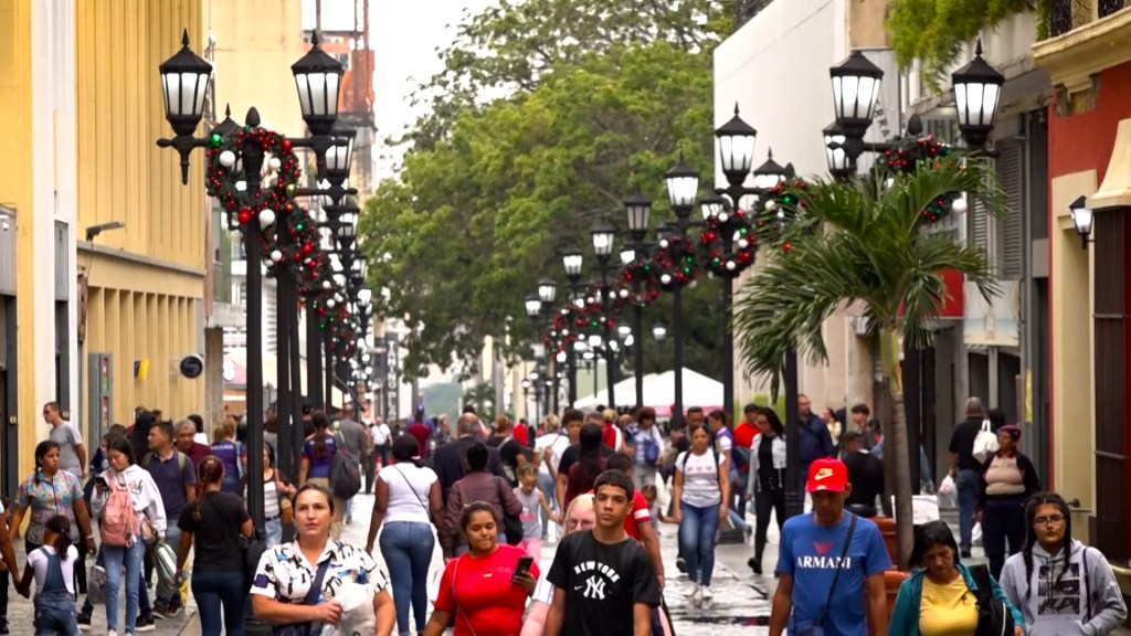 Así reaccionaron algunos venezolanos al adelanto de la Navidad a octubre