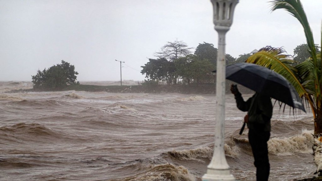 Tormenta tropical Sara deja inundaciones y miles afectados en Honduras