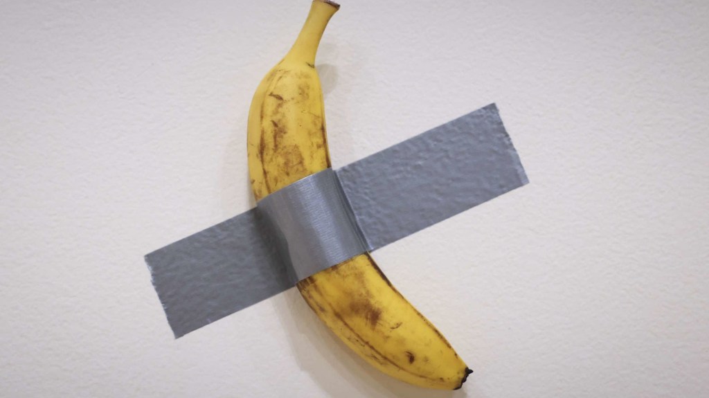 Subastan por US$ 6,2 millones una banana pegada con cinta a la pared