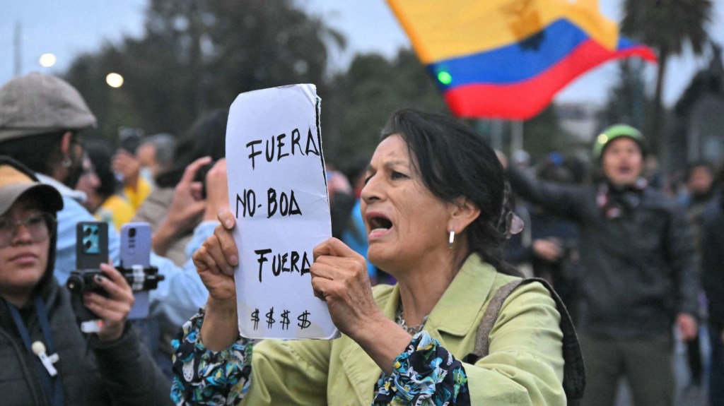 Los ecuatorianos salen a las calles para protestar contra la crisis energética