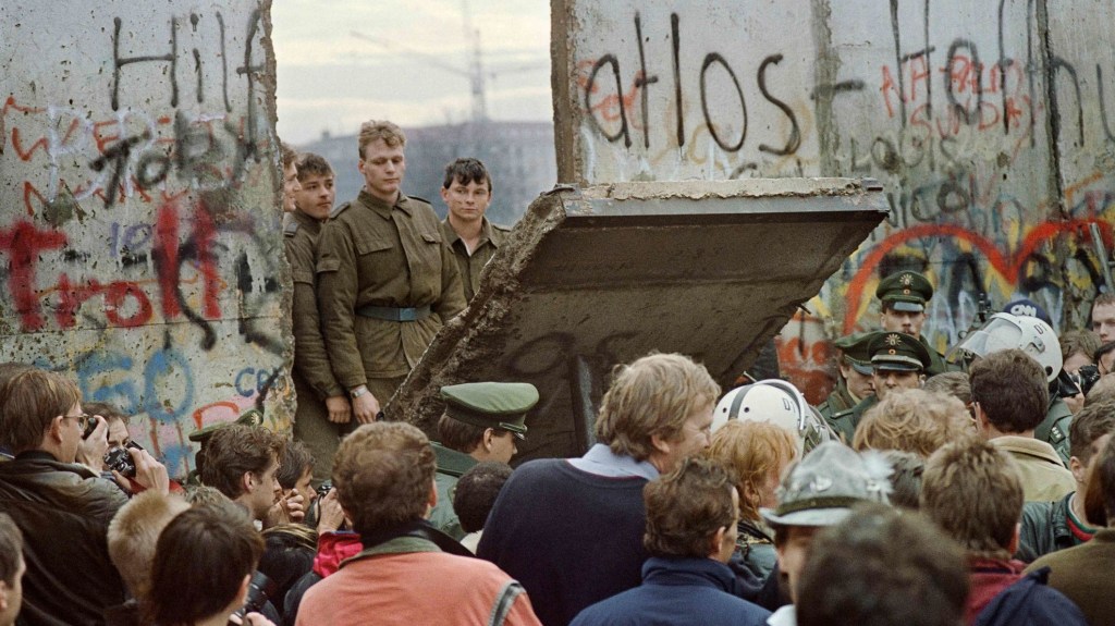 Alemania conmemora los 35 años de la caída del muro de Berlín