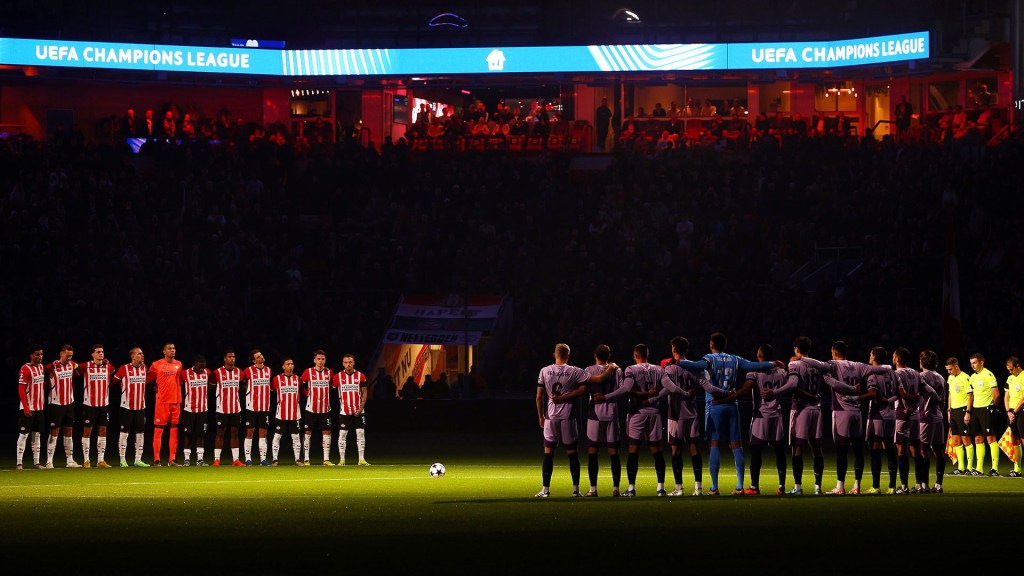 Sentido homenaje a las víctimas de la DANA en Valencia en partido de Champions League