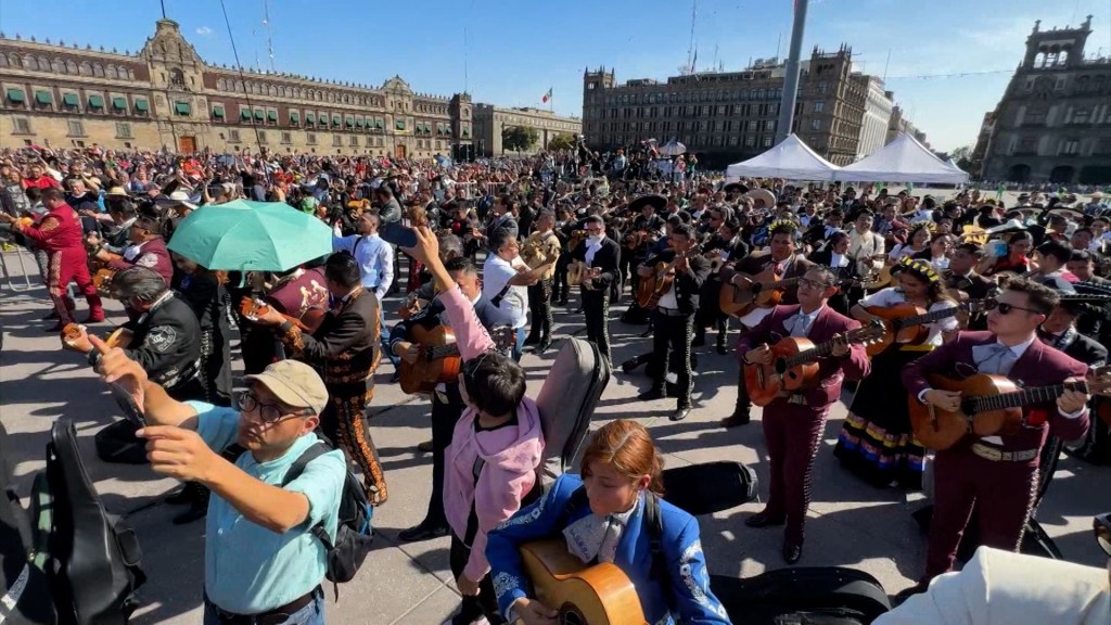 Más de 1.100 músicos de mariachi se reunieron para romper récord mundial